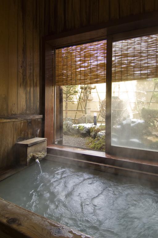 Ekinariya Ryokan Кусацу Экстерьер фото